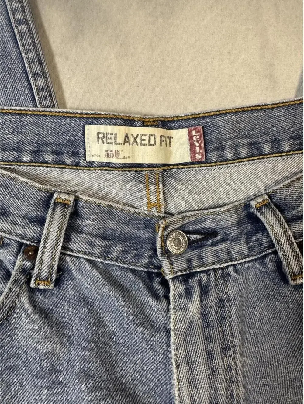 Vintage 90s Levi’s 550 Relaxed Fit Jeans 34x30 Light Wash Distressed Denim